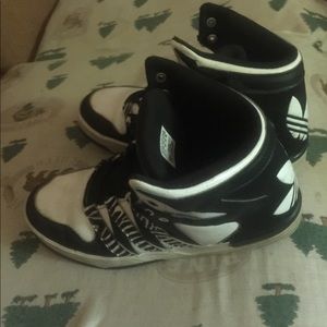 adidas Shoes - adidas 7 1/2 zebra hightops basketball shoes 7.5 adidas Shoes - adidas 7 1/2 zebra hightops basketball shoes 7.5